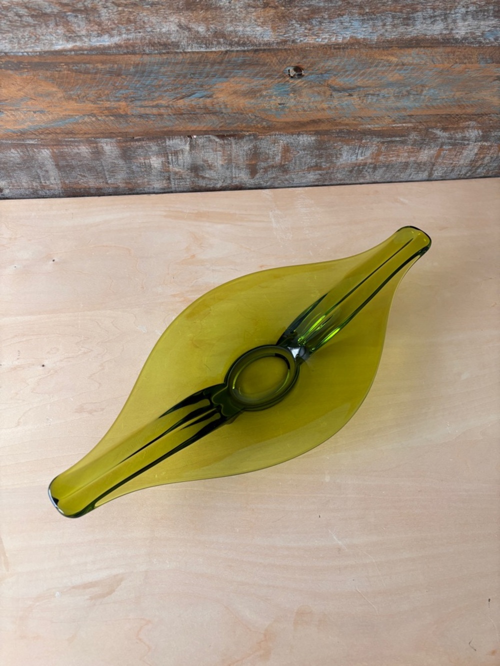 Vintage MCM Viking Glass Epic 20” Console BowI In Avocado Green